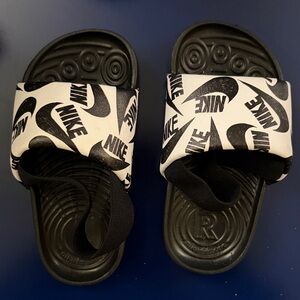 Toddler Nike Black & White Slides
